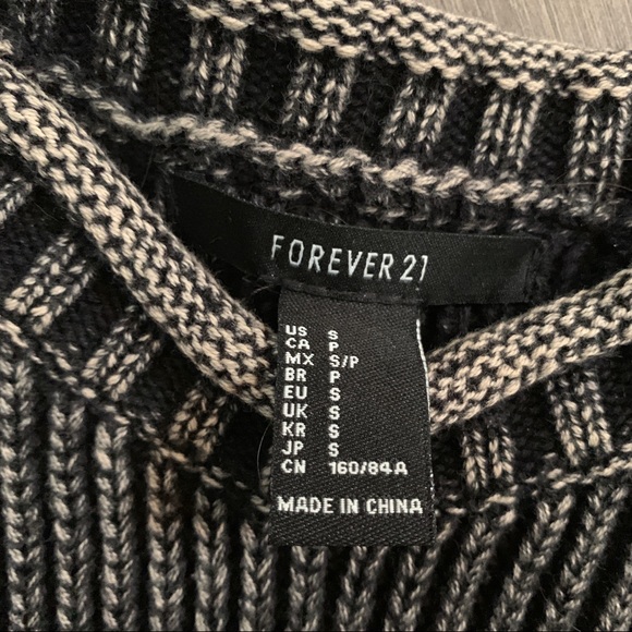 •NWOT•Cold Shoulder Sweater- Forever 21 - Picture 2 of 4